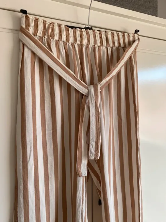 Culotte mit Streifen