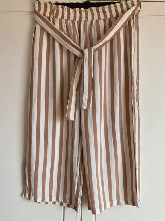 Culotte mit Streifen