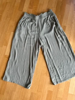 Culotte und schönes T-Shirt