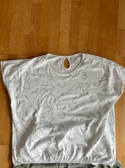 Culotte und schönes T-Shirt