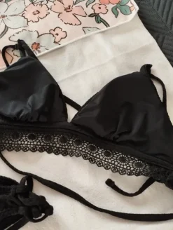 Cupshe Bikini inkl. Strandtuch NEU