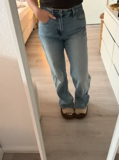 D92 Stradivarius Jeans