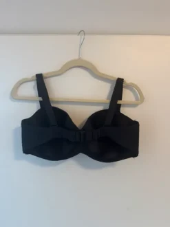 Damen Schwarzes Bikinioberteil