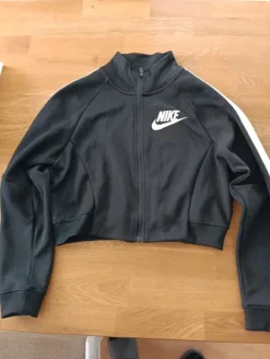 Damen Sport Jacke von Nike