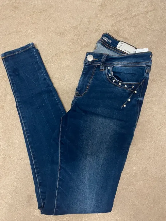 Damenhose in der Größe 38