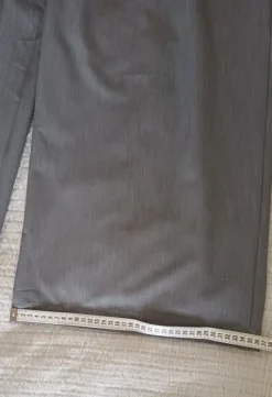 Damenhose mit weitem Bein, Größe 42