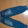 Damenjeans mit elastischen Bündchen