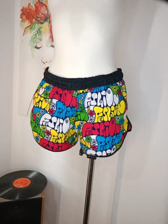 Damen-Shorts – neu ohne Etikett.