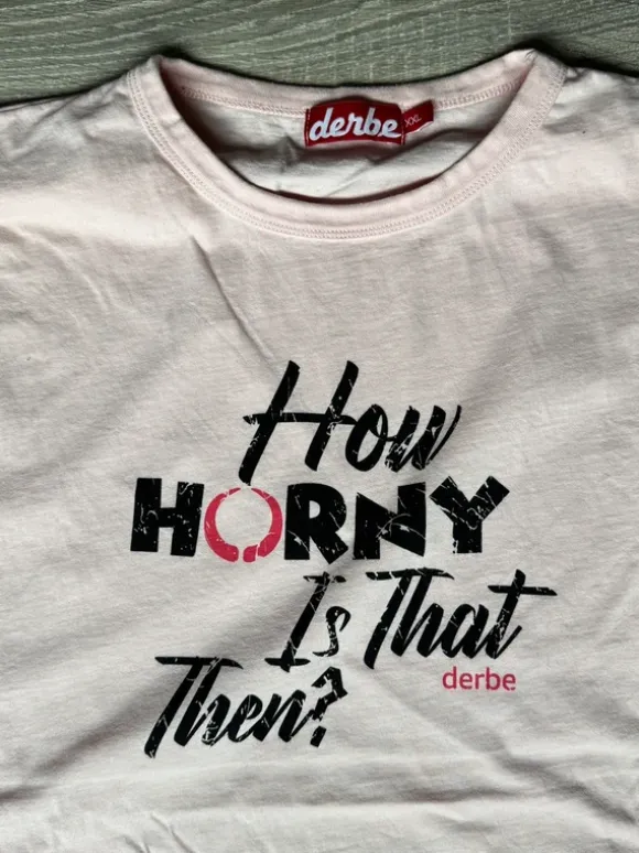 Derbe T-Shirt „how horny is that than“ Rosa Gr. XXL