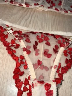 Dessous mit Herzen
