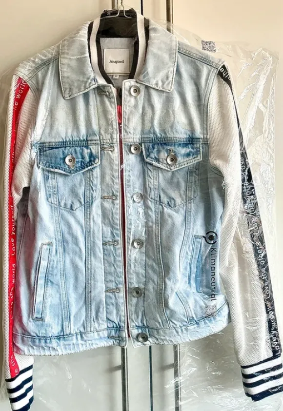 Detailreiche Jeansjacke von Desigual in xs