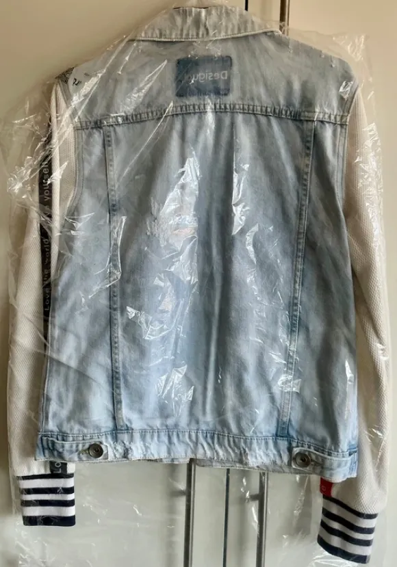 Detailreiche Jeansjacke von Desigual in xs