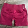 Dfyne Impact shorts leggings berry