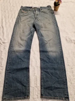 Diesel jeans Herren Breit geschnittene Hose Straight leg