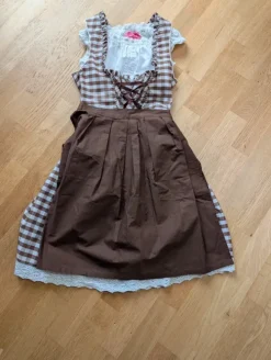 Dirndl braun weiß kariert, mit Bluse
