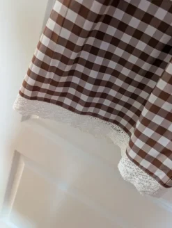 Dirndl braun weiß kariert, mit Bluse