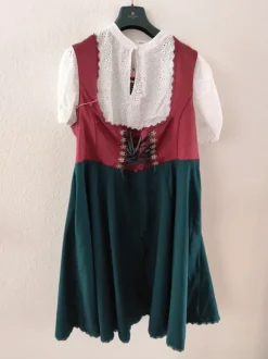 Dirndl neu ungetragen mit 2 Blusen Gr.52/ Oktoberfest/ Tracht
