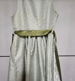 Dirndl ohne Bluse