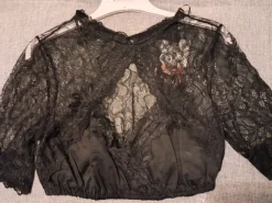 Dirndlbluse