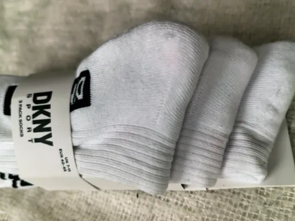 DKNY Weiße Crew Socken mit Logo Herren Socken Sport Socken Gr 40-45 3er Packung Neu