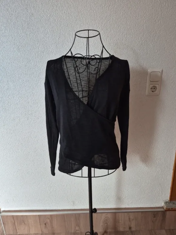 Dünner Pulli in Wickeloptik