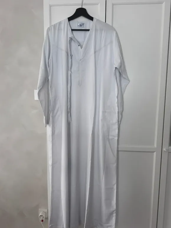 Edler Herren Thobe / Kandura aus Dubai – Weiß – Gr. 56 – Top Zustand