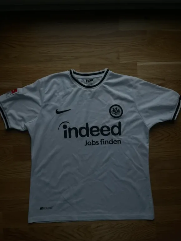 Eintracht Frankfurt Trikot