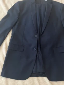 Eleganter dunkelblauer Anzug von Steffen Klein – Größe 48