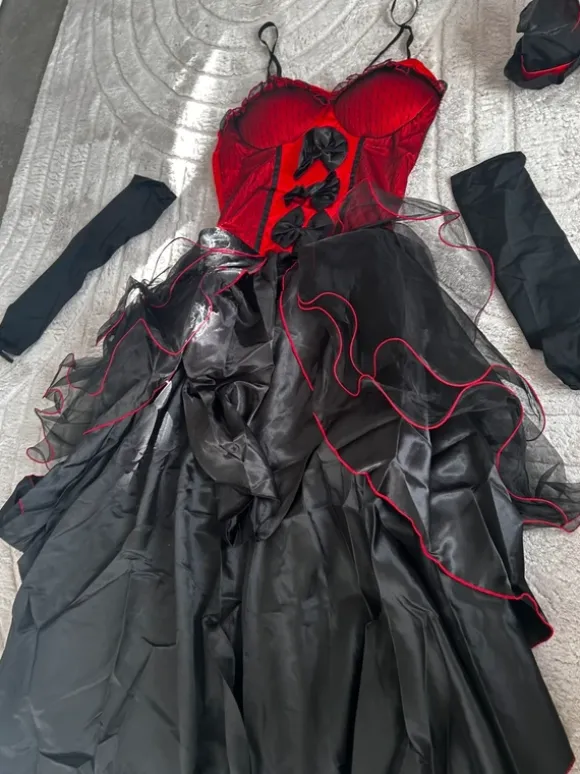 Elegantes Burlesque-/Showgirl-Kostüm in Rot-Schwarz – mit Hut & Armstulpen – Größe XL