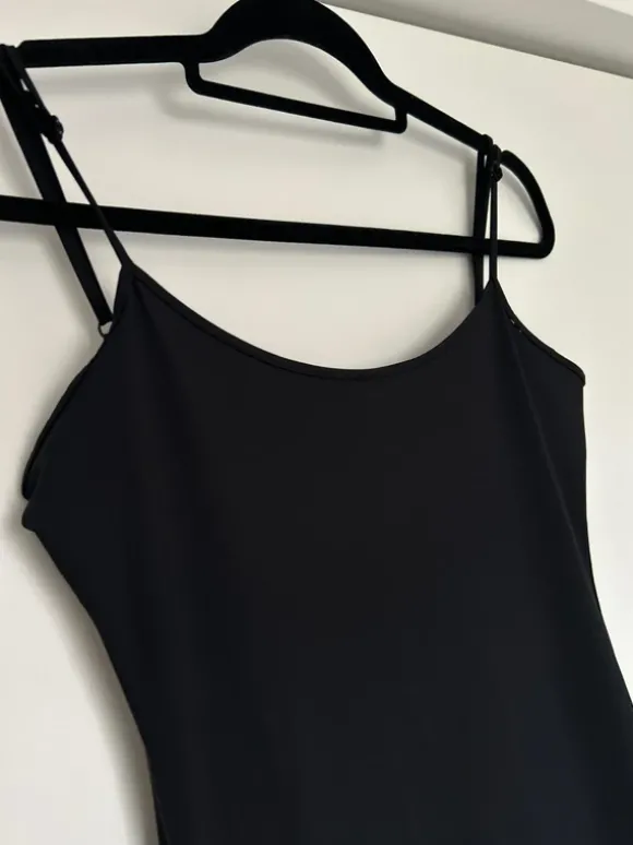 Engeres langes Kleid