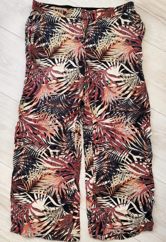 Esprit Hose Gr. L / 40 mit Palmenmuster bequem & locker