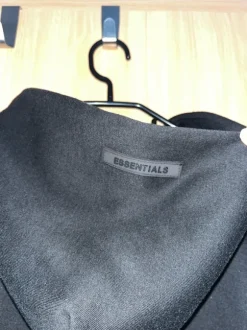 Essentials Hoodie in Größe M