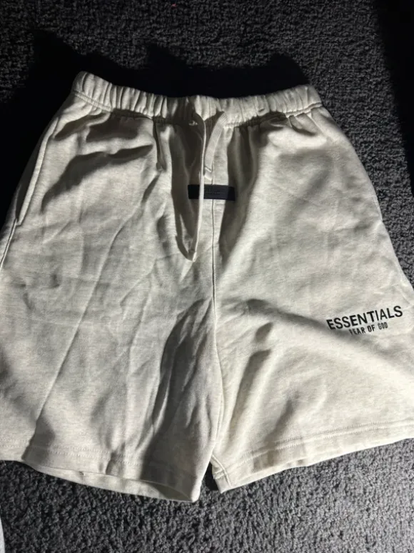Essentials kurze Hose