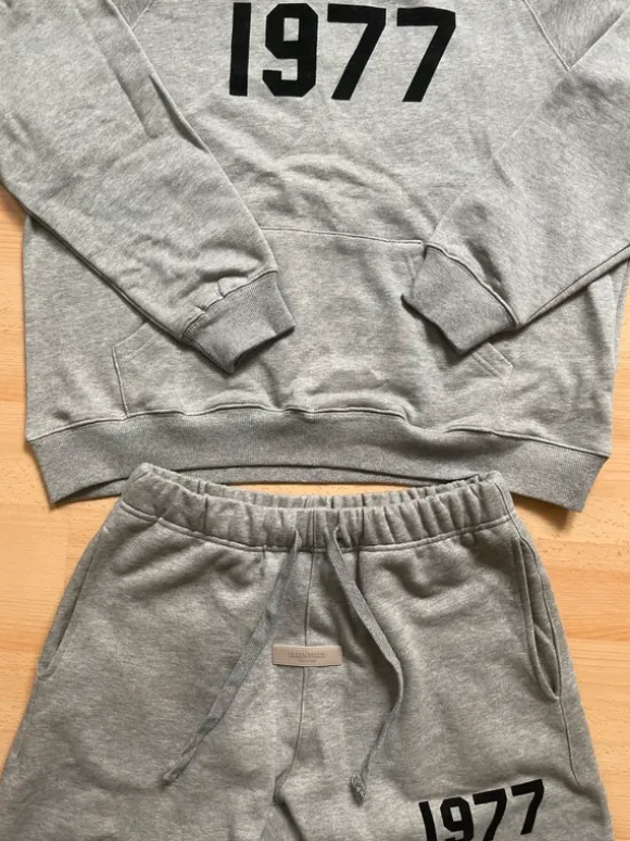 Essentials Tracki