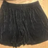 Falten Satin Shorts