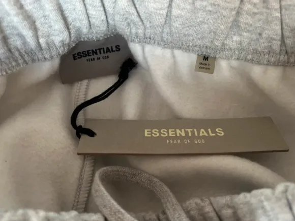 Fear of God Essentials Oversized Shorts- Grey - size: M