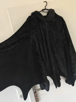 Fledermaus Jacke mit Ohren