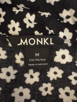 Geblümtes Kleid schwarz/weiß von Monki Gr. M