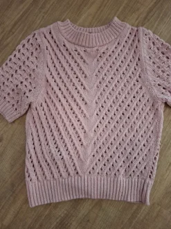 Geheckelte in Rosa