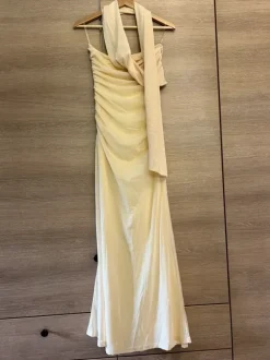 Gele maxi jurk van Peppermayo