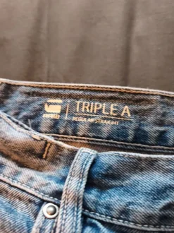 Gerade geschnittene G-Star Jeans in helblau 31/32