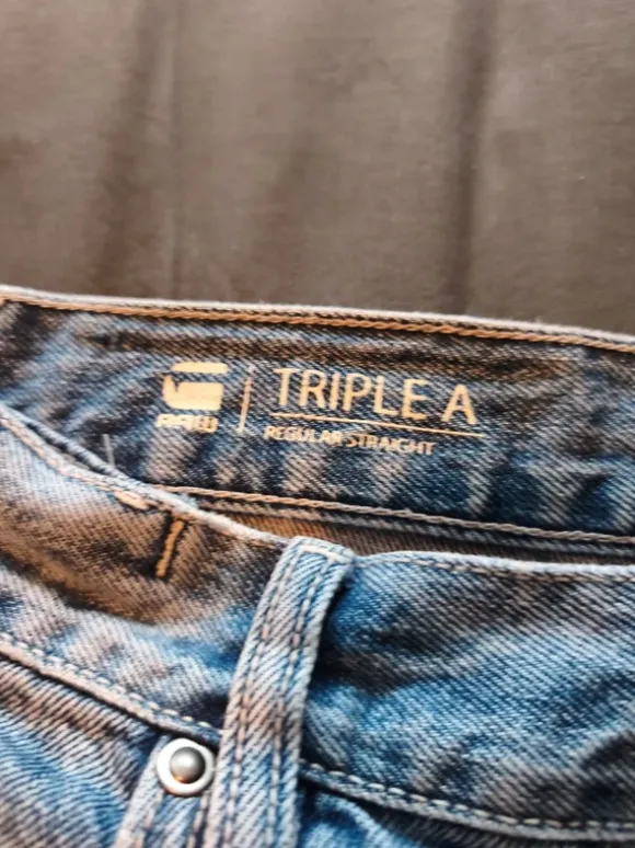 Gerade geschnittene G-Star Jeans in helblau 31/32