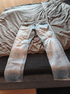 Gerade geschnittene G-Star Jeans in helblau 31/32