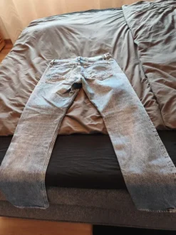 Gerade geschnittene G-Star Jeans in helblau 31/32