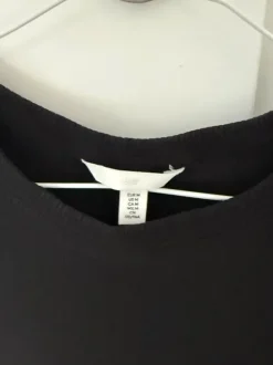 Geripptes Shirt
