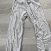 Gestreifte Hose
