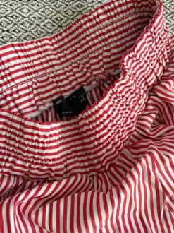 Gestreifte Shorts rot