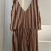 Gestreifter Jumpsuit von Mango Basics in Größe XS.