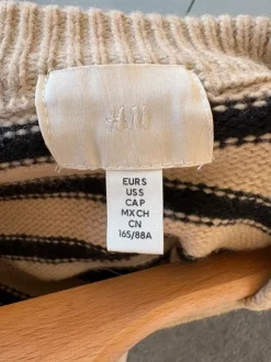 Gestreifter Pullover