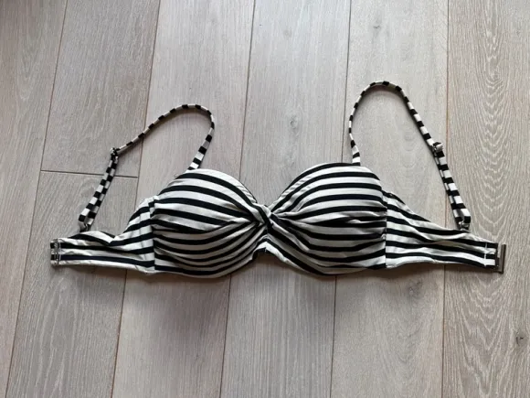 Gestreiftes Bikini Oberteil 70D